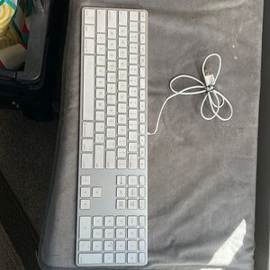 APPLE Keyboard Model A1243 USB Wired Aluminum Keyboard